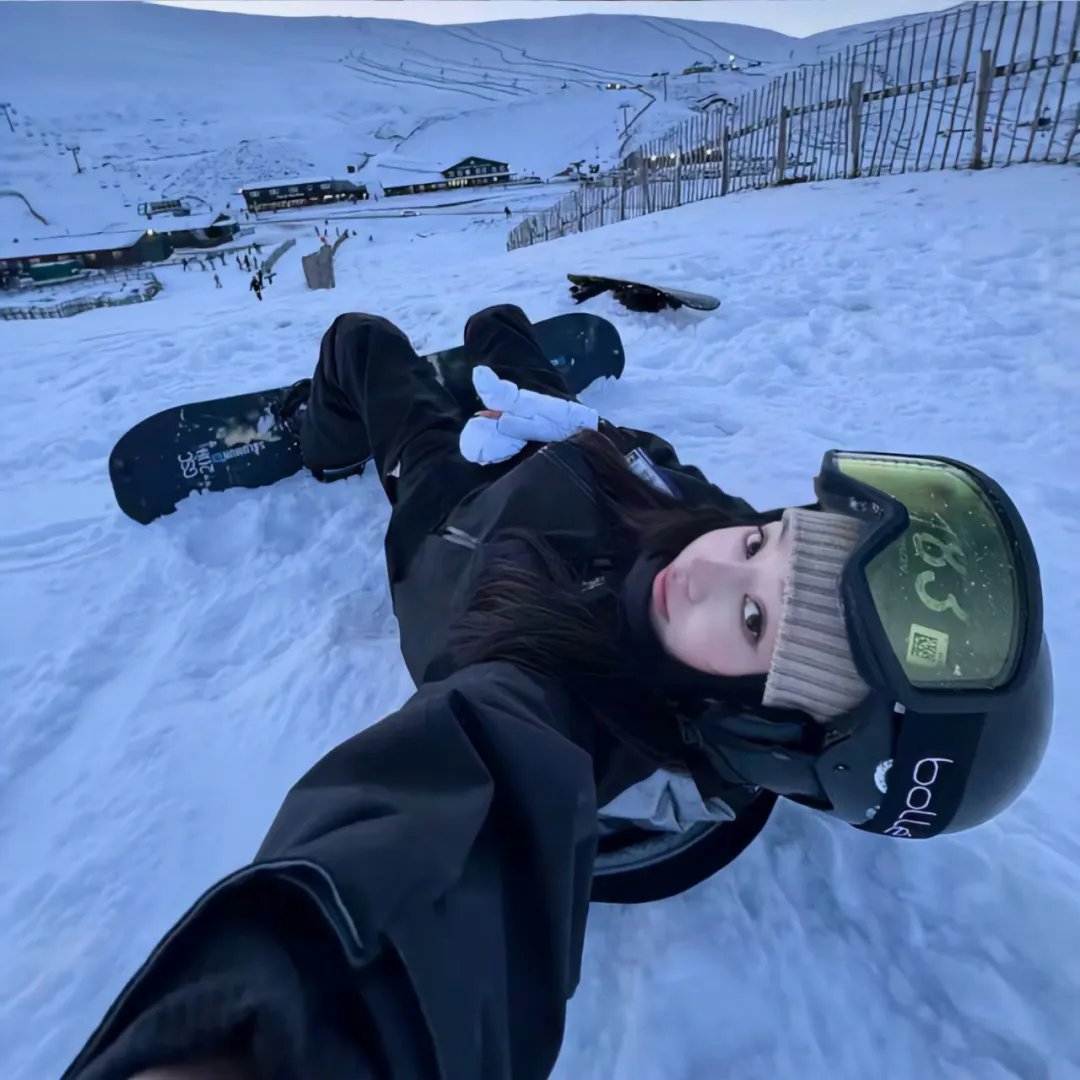 A CLIP BOX 1998-2011